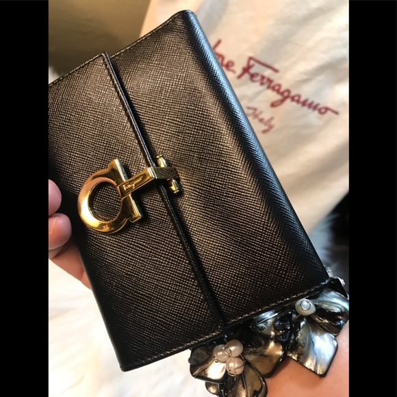 💕Preloved Salvatore Ferragamo Compact Wallet 💝🎁 - Picture 8 of 9